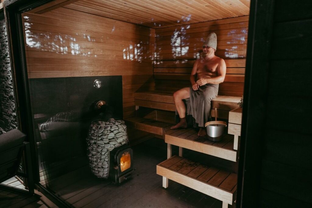 How Should Older Adults Use a Portable Sauna (2)